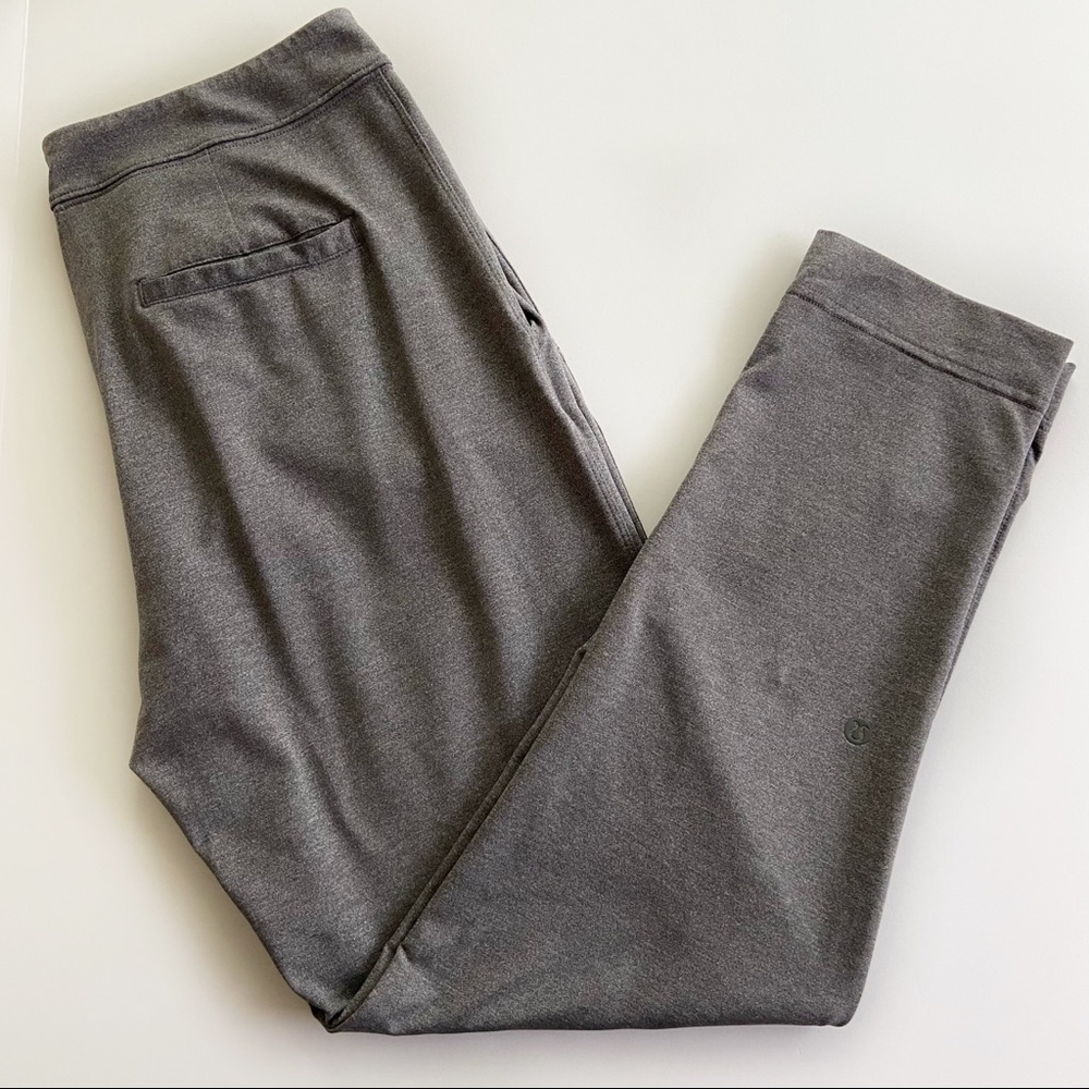 Lululemon gray heatherd joggers SZ.M 6/8